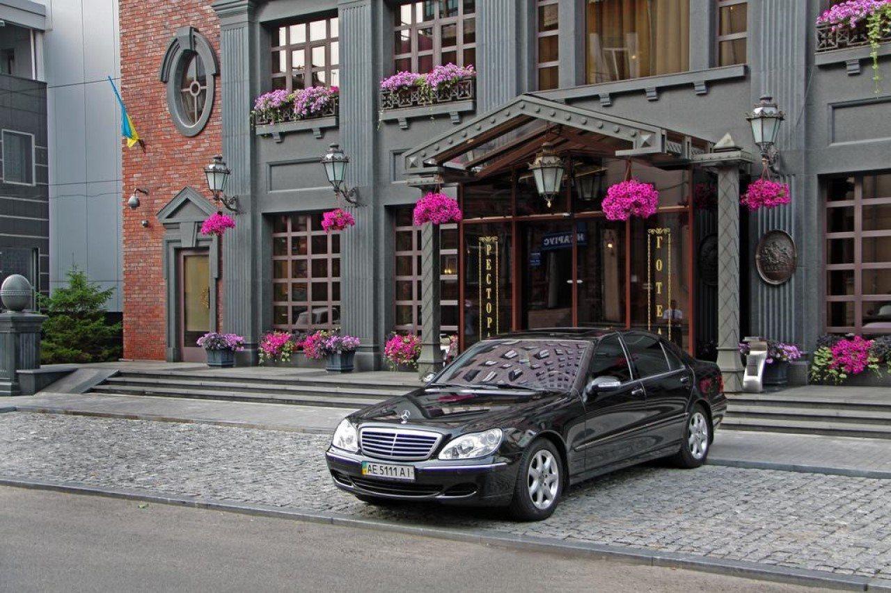 Axelhof Boutique Hotel Dnipro Exterior foto